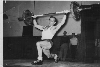 'King' Joe Amendolaro performing a split snatch back in the day.